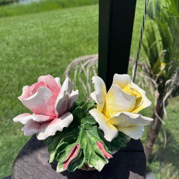 Capodimonte Porcelain Flower Rose Bouquet Basket Centerpiece Vintage - Picture 14 of 17